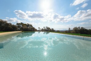 Outdoor pool, pool loungers - Finca Son Oms (Porreres)