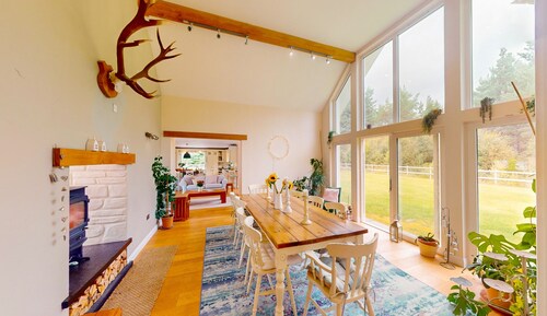 The Bell House - Highland hot tub lodge