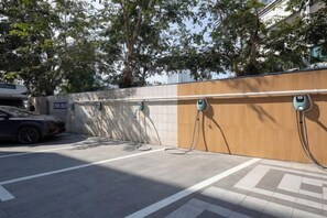 Bãi đậu xe tự phục vụ miễn phí 