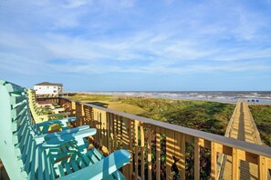 Property grounds - Surfside Beachfront Paradise (Surfside Beach)