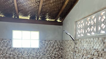 Shower, pancuran hujan,  dan handuk