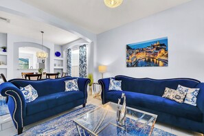 Casa (6 Bedrooms) | Servicio de la propiedad