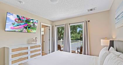 8400 Blue Lagoon Drive