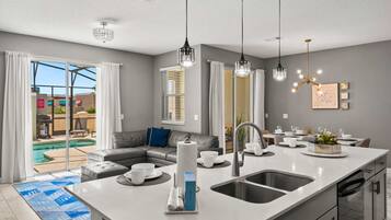 House (4 Bedrooms) | Property amenity