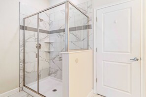 Ferienhaus (Multiple Bedrooms) | Badezimmer