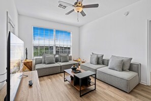 Living area - 2302 Butterfly Palm Way #302 (Kissimmee)