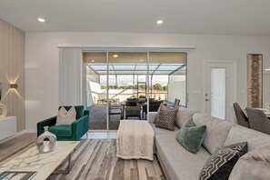 House (5 Bedrooms) | Property amenity - 7420 Oakmoss Loop (Davenport)