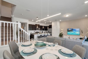 House (5 Bedrooms) | Property amenity - 7420 Oakmoss Loop (Davenport)