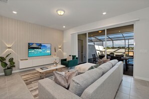 House (5 Bedrooms) | Property amenity - 7420 Oakmoss Loop (Davenport)