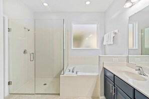 House (5 Bedrooms) | Property amenity - 4096 Oaktree Drive (Davenport)