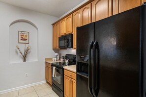 Apartment (2 Bedrooms) | Private kitchen