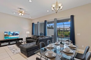 House (3 Bedrooms) | Property amenity - 409 Captiva Drive (Davenport)