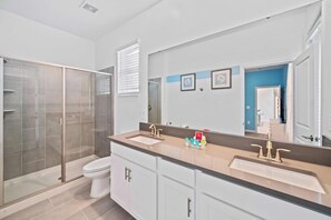 Casa (5 Bedrooms) | Servicio de la propiedad
