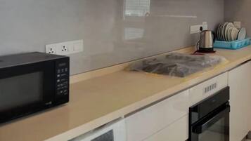 Réfrigérateur, plaque de cuisson, lave-vaisselle