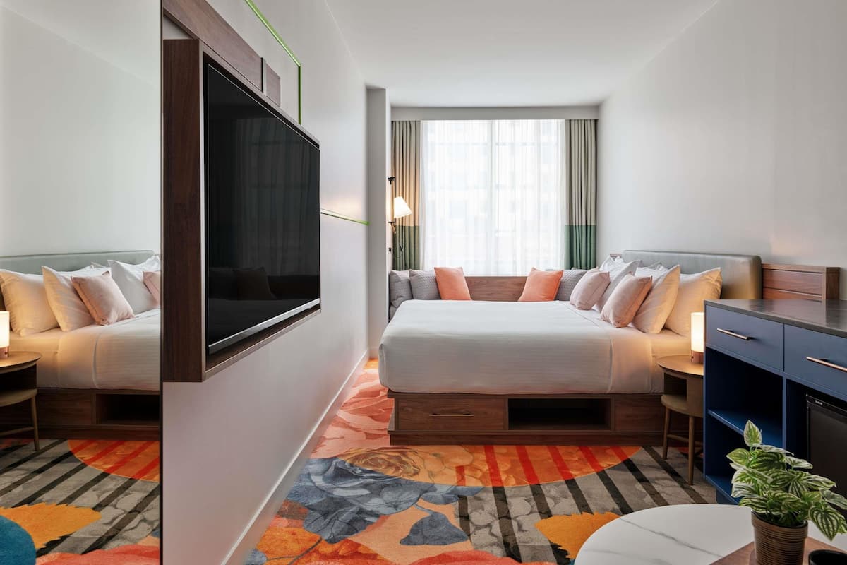 Minibar y caja de seguridad en la habitación