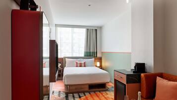 Superior Room, 1 Queen Bed | Minibar, in-room safe, iron/ironing board, free WiFi