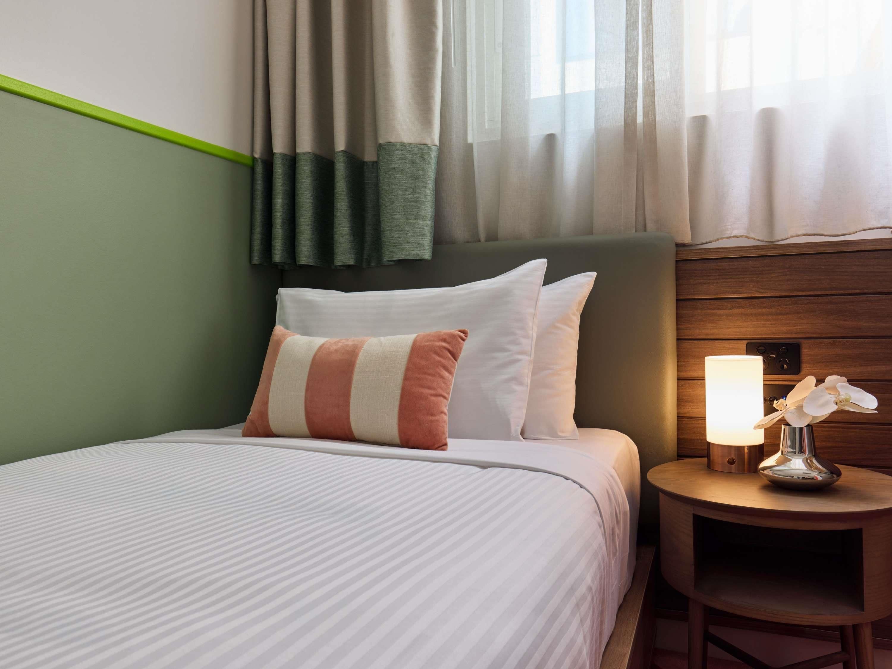 Photo - The Clarence Hotel Sydney