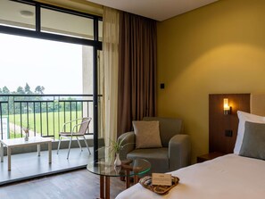 Standard Room, Mountain View | Premium bedding, in-room safe, desk, laptop workspace