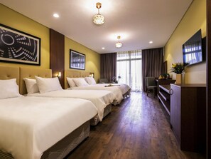 Premium bedding, in-room safe, desk, laptop workspace - Mantis Kivu Marina Bay Hotel (Kamembe)
