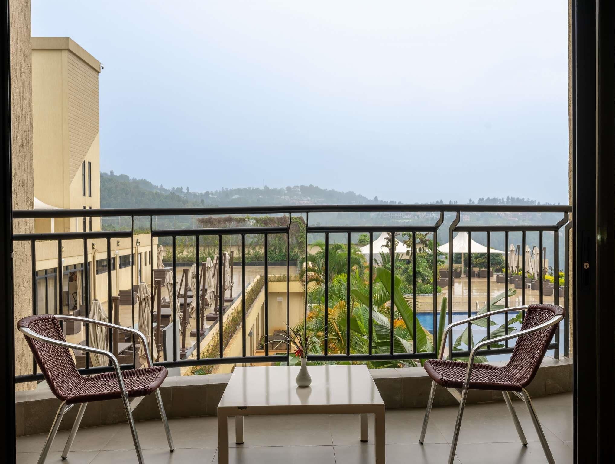 Standard Room, Pool View | Premium bedding, in-room safe, desk, laptop workspace