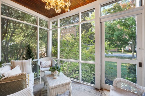 NEW! Chateau Blanc - Luxury French Inspired Getaway