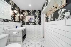 Bruser, hårtørrer, håndklæder