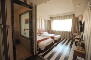 Room - Yining V8 Business Hotel (Teachers University) (Yining)