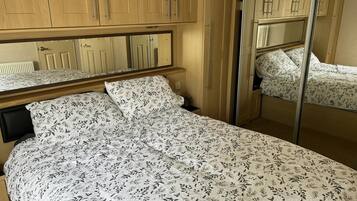 2 bedrooms, free WiFi, bed sheets