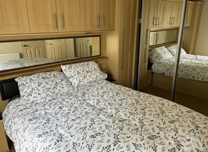 2 habitaciones, wifi gratis y ropa de cama