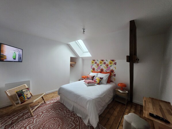 1 bedroom, iron/ironing board, WiFi, bed sheets