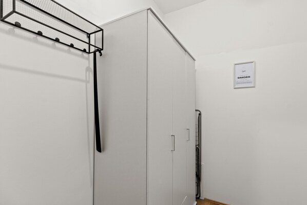 Armoire