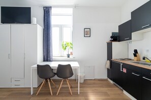 Basic Apartment | In-room dining - Faraway Studios 43 (Vienna)