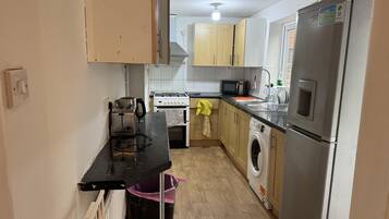 House | Private kitchen | Fridge, microwave, oven, stovetop
