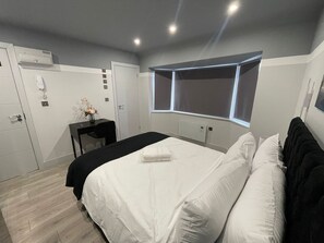 1 bedroom, desk, iron/ironing board, WiFi