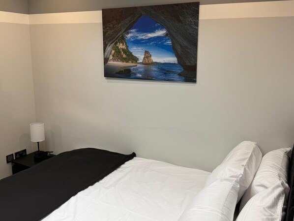 1 bedroom, desk, iron/ironing board, WiFi