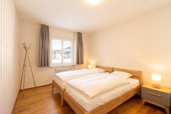 Schlafzimmer 1