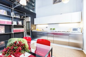 Dining - Trastevere Charme - One Bedroom Apartment, Sleeps 4 (Rome)