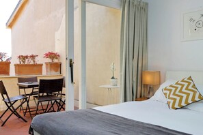 1 habitación, tabla de planchar con plancha, wifi gratis y ropa de cama 