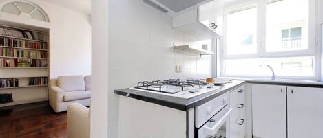 Fridge, microwave, oven, stovetop