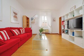 Smart TV - Metastasio - One Bedroom Apartment, Sleeps 2 (Rome)