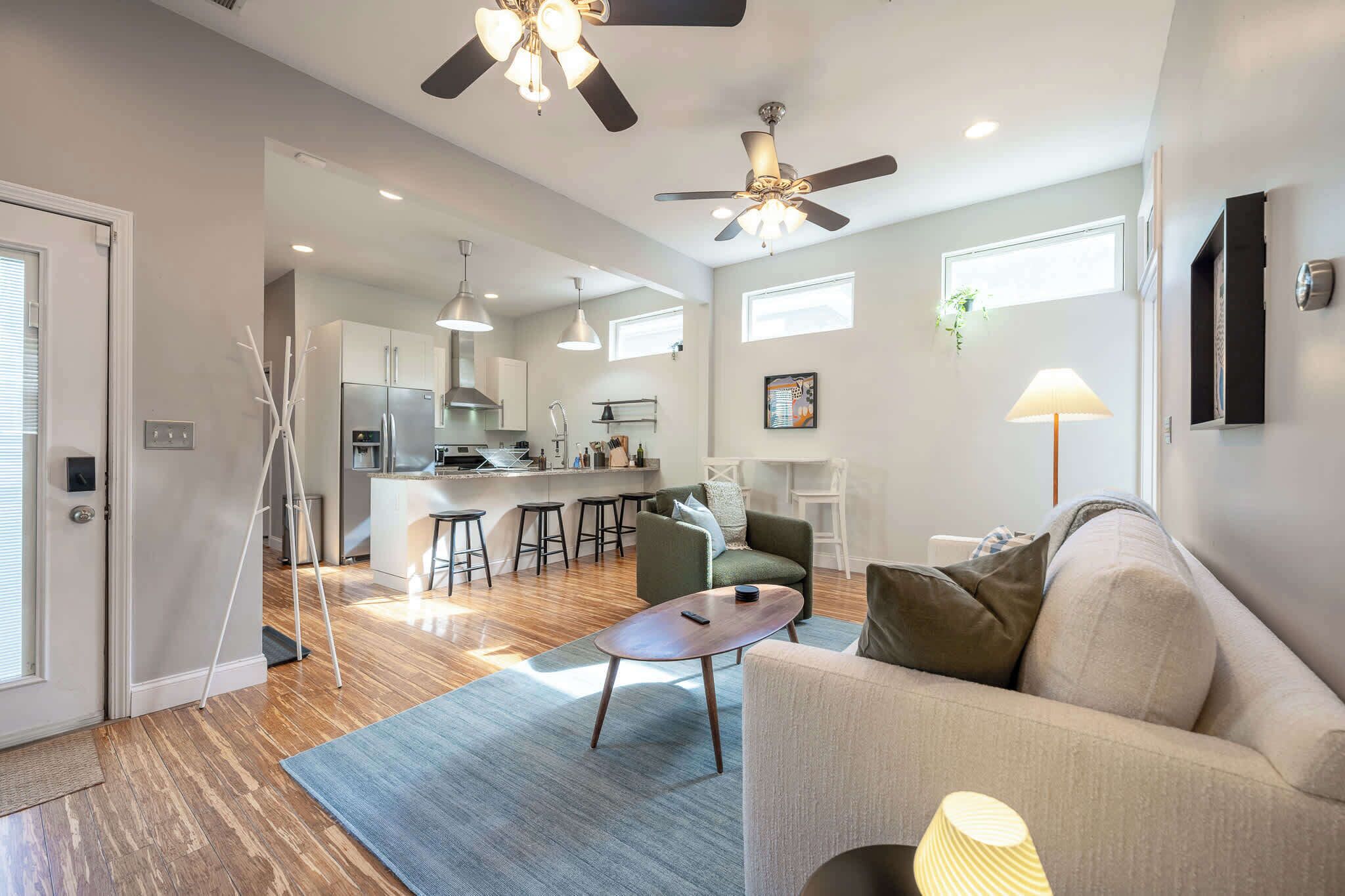 Televisión y oficina 