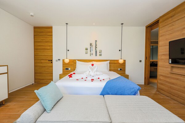 Sailing Pool Villas & Resort Phu Quoc - Phú Quốc