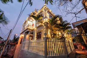 Fachada de la propiedad