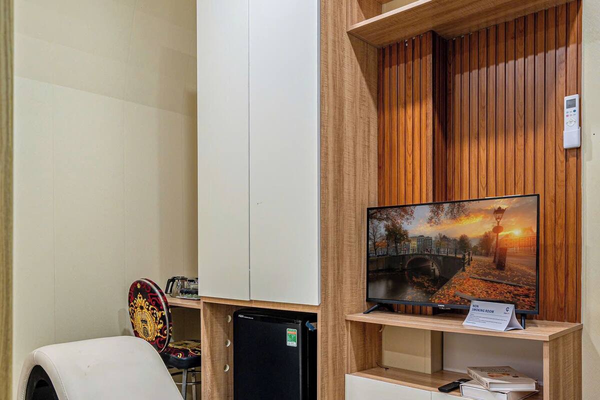 Standard Double Room | Living area | LCD TV