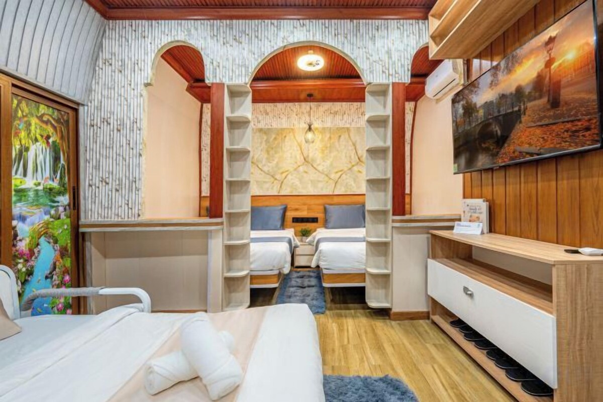Premium bedding, minibar, soundproofing, iron/ironing board