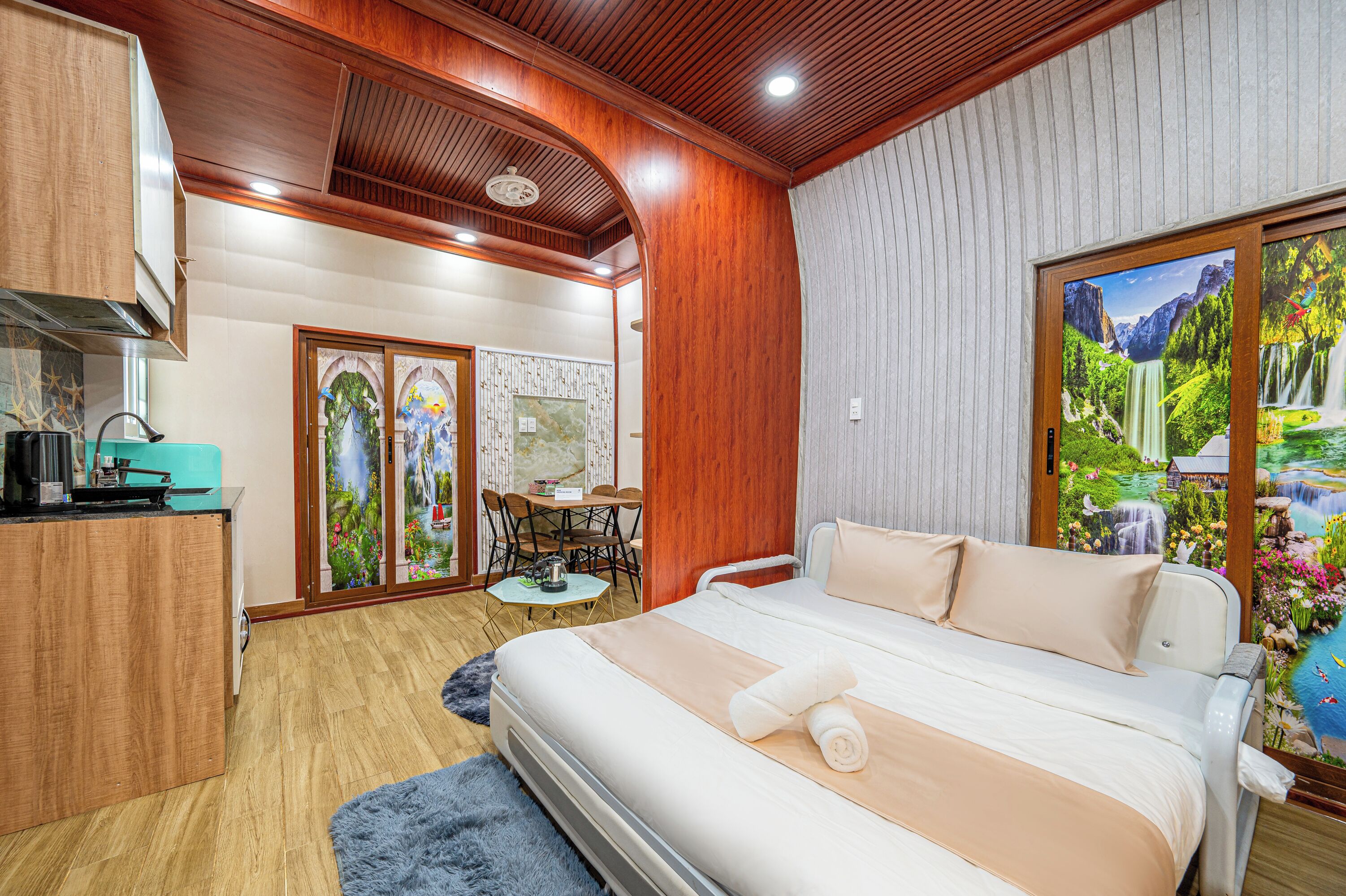 Premium bedding, minibar, soundproofing, iron/ironing board