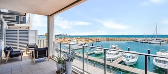 Beautiful Marina View Apartment