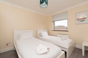 1 chambre, fer et planche à repasser, Wi-Fi gratuit, draps fournis