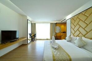 Habitación Premium | Escritorio, sistema de insonorización, tabla de planchar con plancha