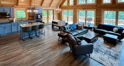 Wintergreen Chesnut Hot-tub Arcade Fireplace